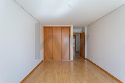 Apartamento T3 para Venda em Carcavelos e Parede