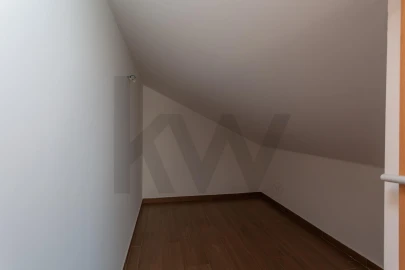 Apartamento T3 para Venda em Carcavelos e Parede