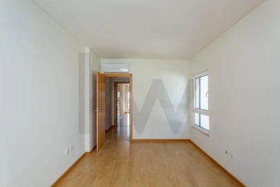 Apartamento T3 para Venda em Carcavelos e Parede