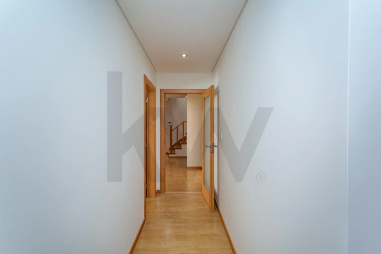Apartamento T3 para Venda em Carcavelos e Parede Foto 33