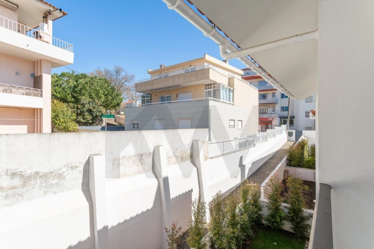 Apartamento T3 para Venda em Carcavelos e Parede Foto 31