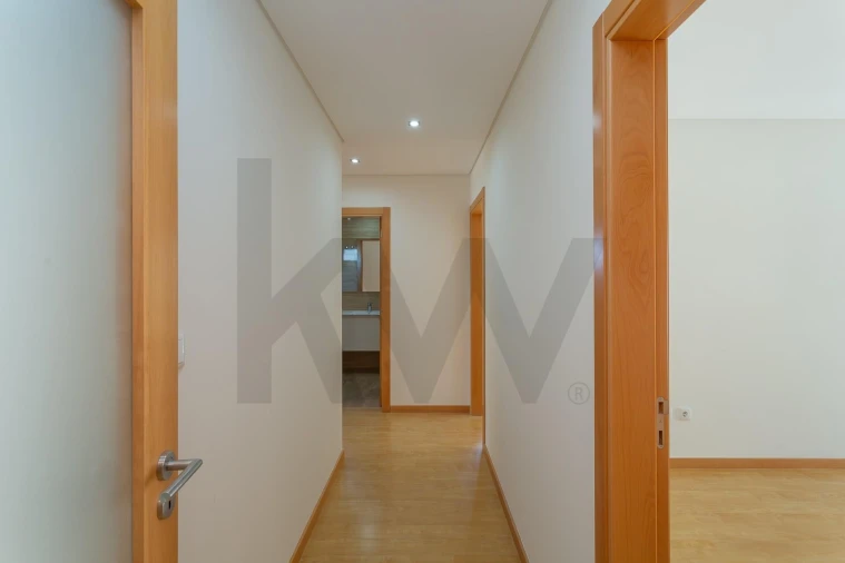 Apartamento T3 para Venda em Carcavelos e Parede Foto 24