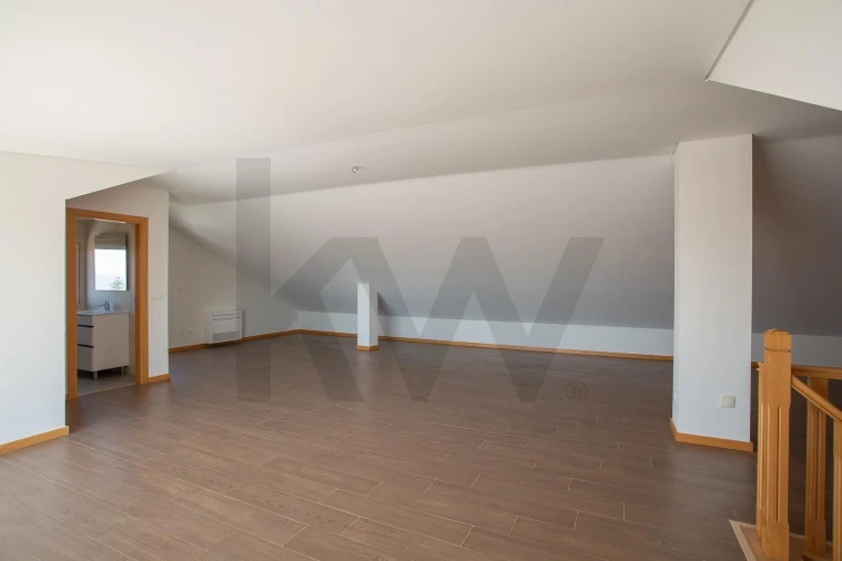Apartamento T3 para Venda em Carcavelos e Parede Foto 42
