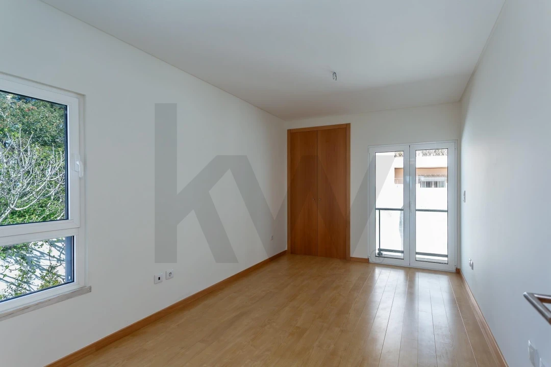 Apartamento T3 para Venda em Carcavelos e Parede Foto 29