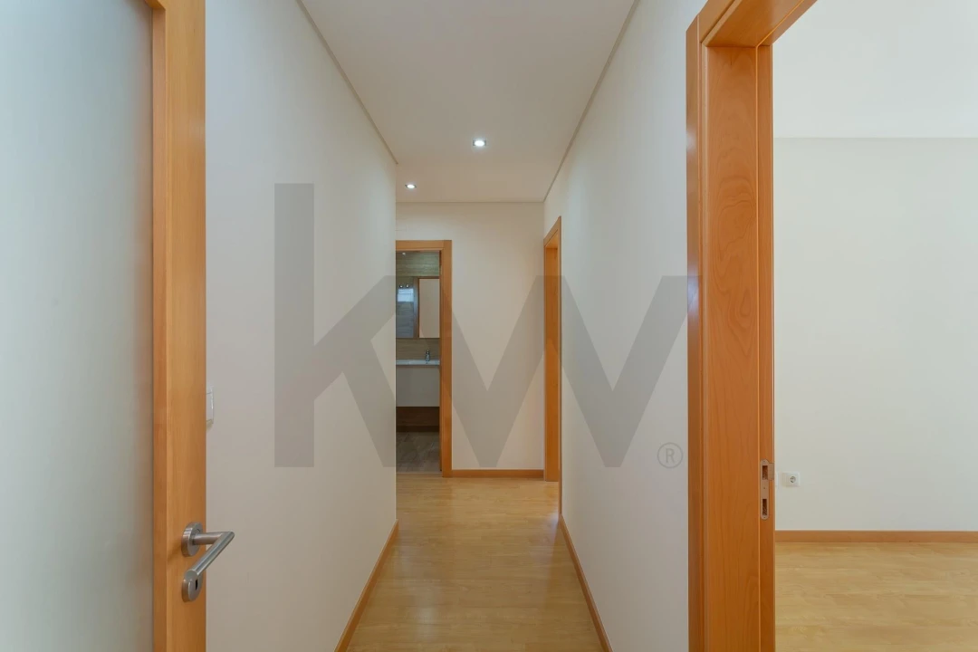 Apartamento T3 para Venda em Carcavelos e Parede Foto 24
