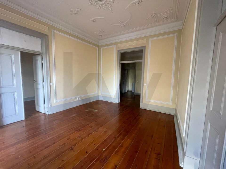 Apartamento T5 para Venda em Santo António Foto 9