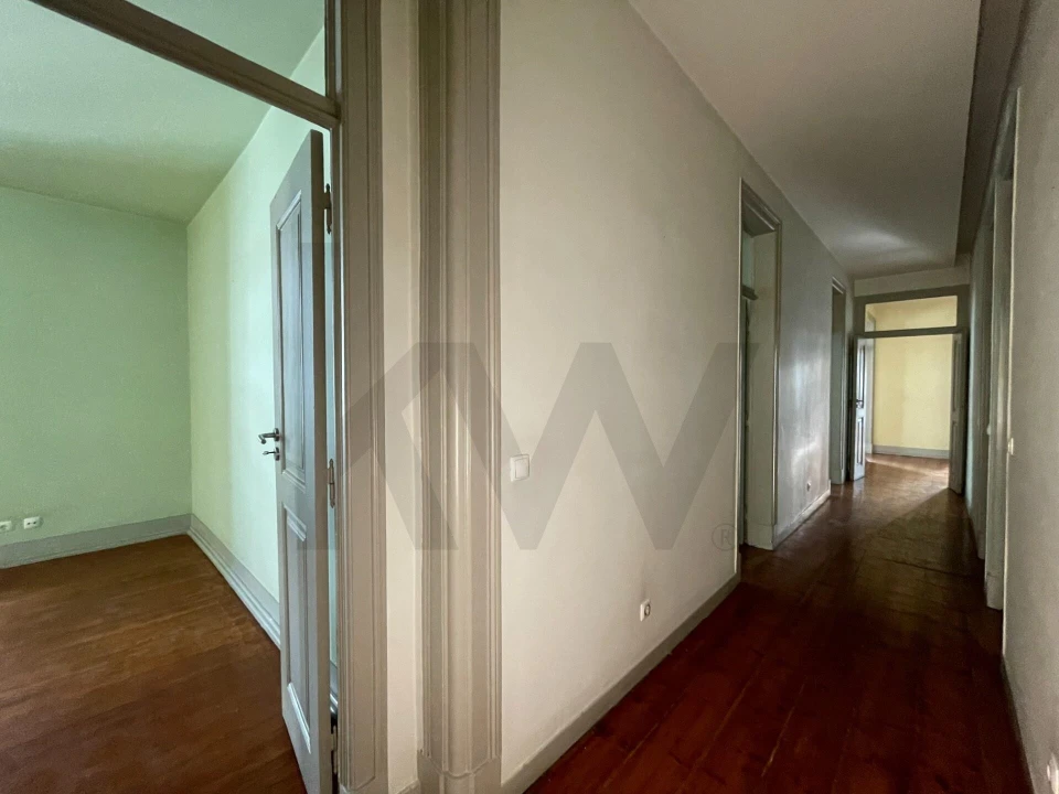 Apartamento T5 para Venda em Santo António Foto 27