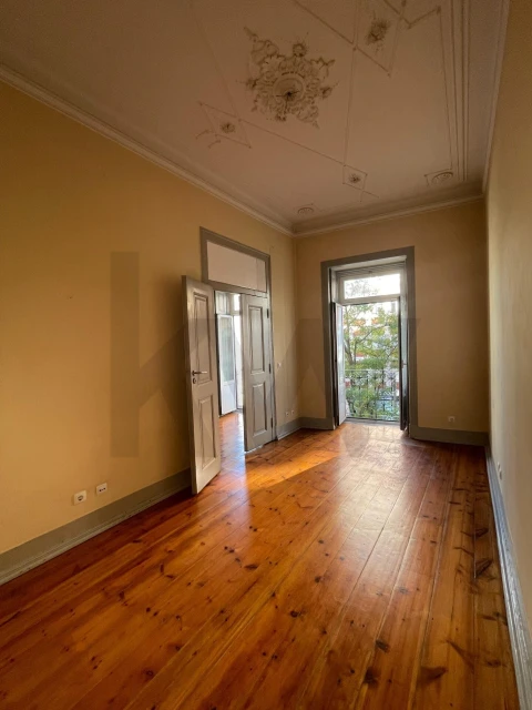Apartamento T5 para Venda em Santo António