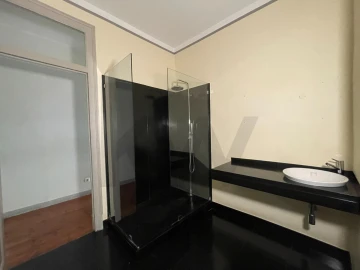 Apartamento T5 para Venda em Santo António