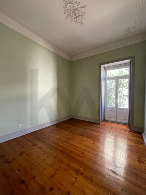 Apartamento T5 para Venda em Santo António