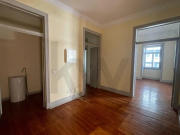 Apartamento T5 para Venda em Santo António