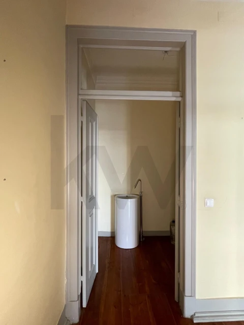 Apartamento T5 para Venda em Santo António