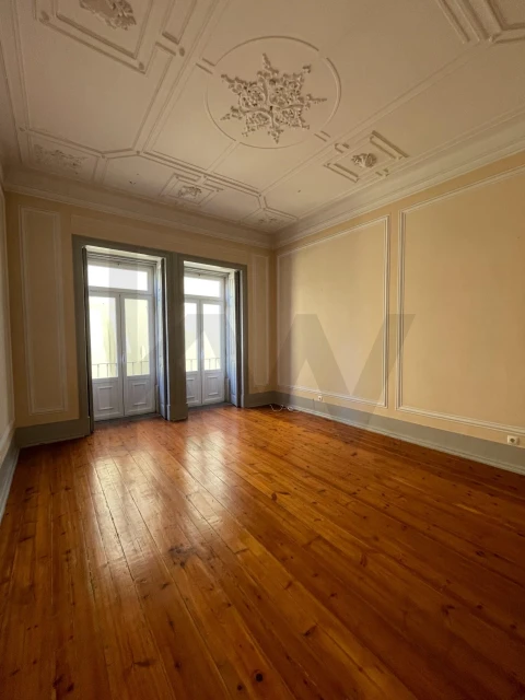 Apartamento T5 para Venda em Santo António