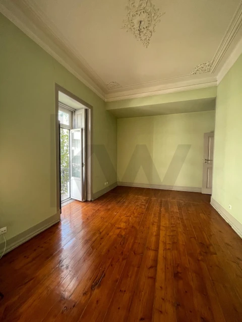 Apartamento T5 para Venda em Santo António