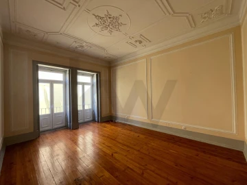 Apartamento T5 para Venda em Santo António