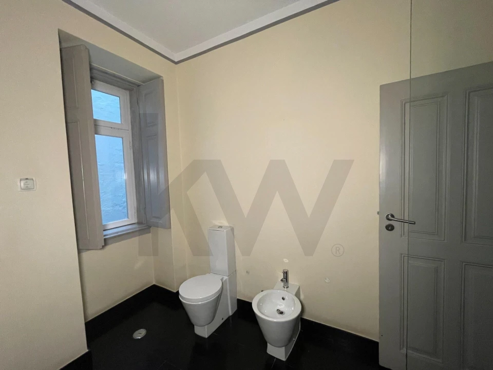 Apartamento T5 para Venda em Santo António Foto 26
