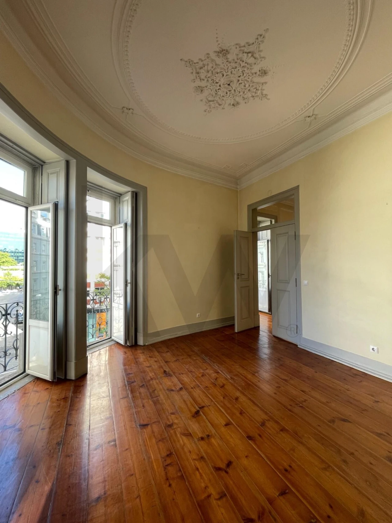 Apartamento T5 para Venda em Santo António Foto 16