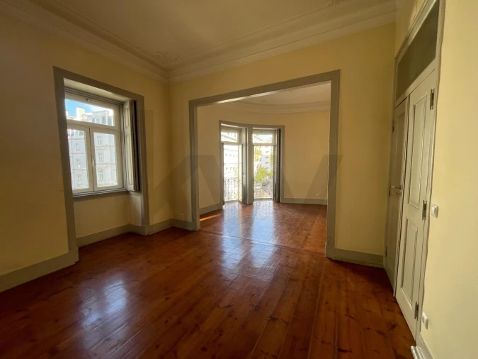 Apartamento T5 para Venda em Santo António Foto 21