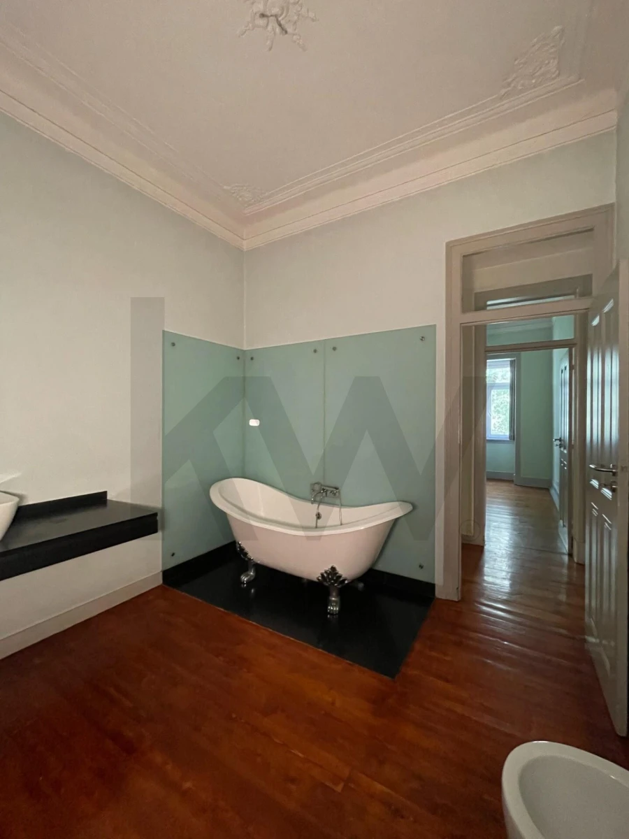Apartamento T5 para Venda em Santo António Foto 33