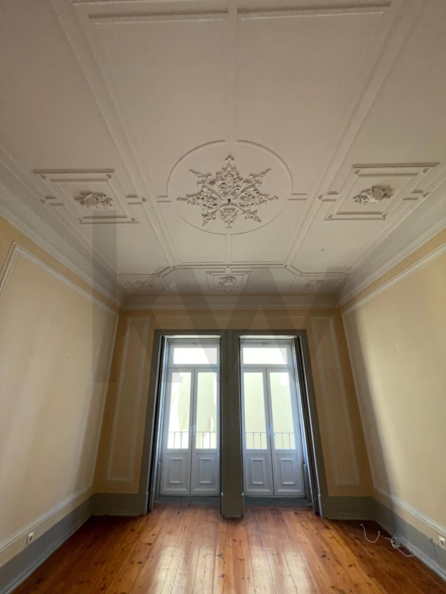 Apartamento T5 para Venda em Santo António Foto 36
