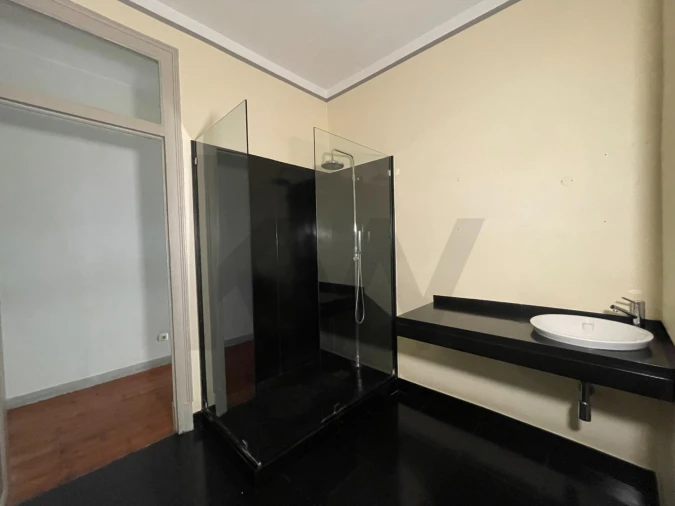 Apartamento T5 para Venda em Santo António Foto 25