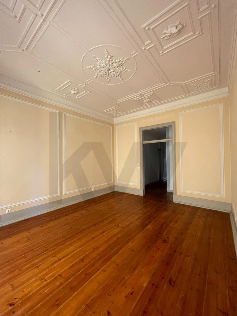 Apartamento T5 para Venda em Santo António Foto 39