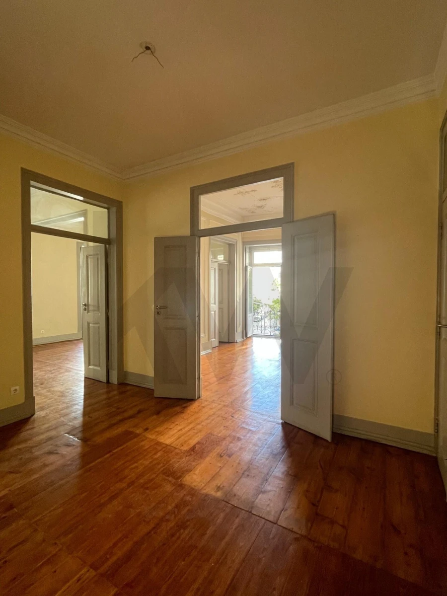 Apartamento T5 para Venda em Santo António Foto 6