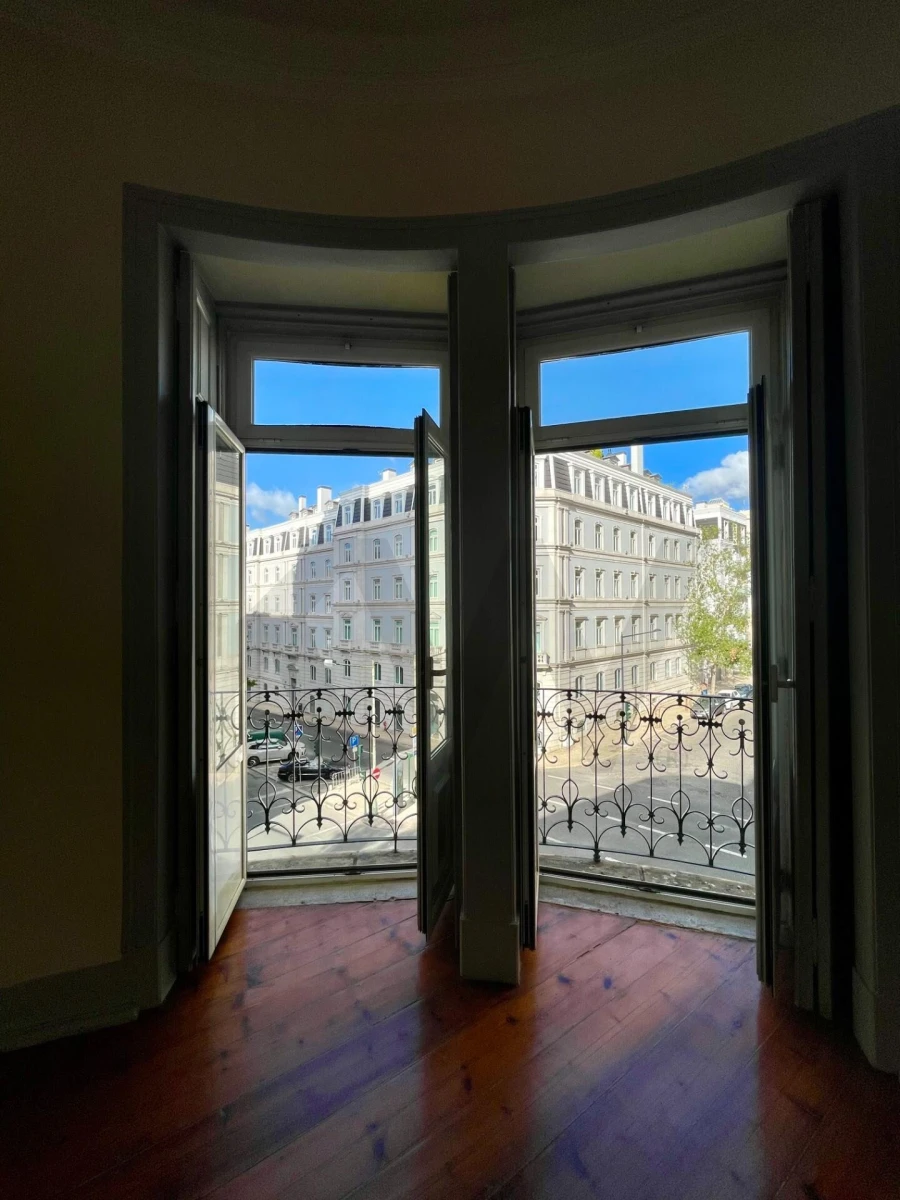 Apartamento T5 para Venda em Santo António Foto 15