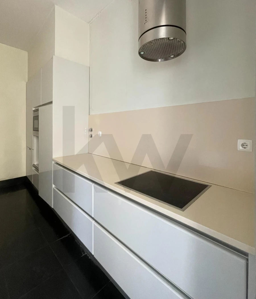 Apartamento T5 para Venda em Santo António Foto 45