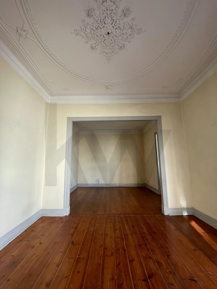 Apartamento T5 para Venda em Santo António Foto 17