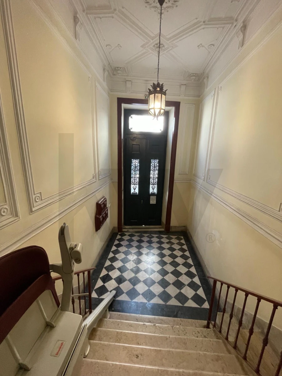 Apartamento T5 para Venda em Santo António Foto 53