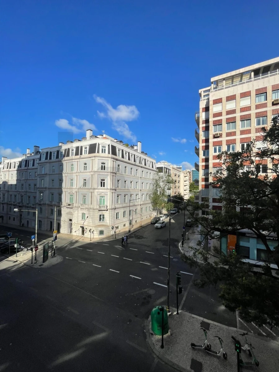 Apartamento T5 para Venda em Santo António Foto 49