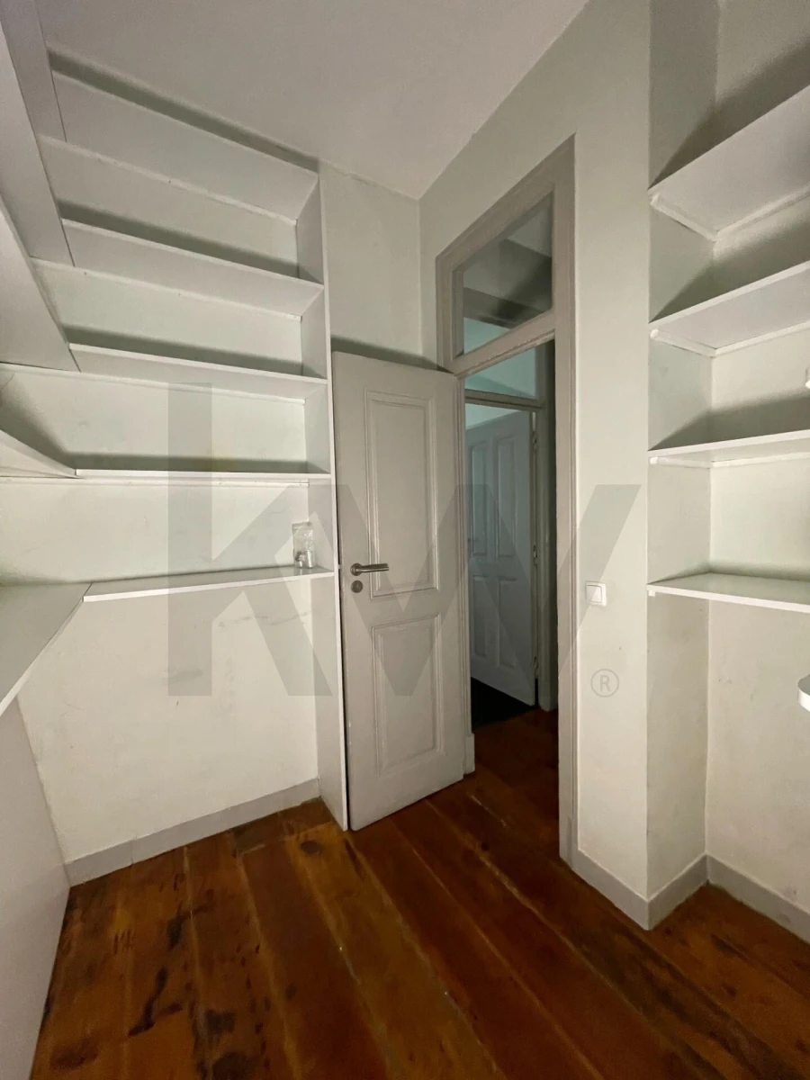 Apartamento T5 para Venda em Santo António Foto 40