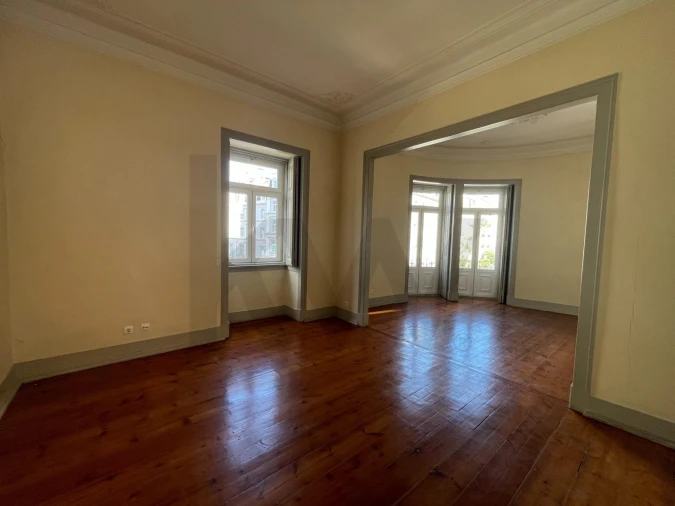 Apartamento T5 para Venda em Santo António Foto 22