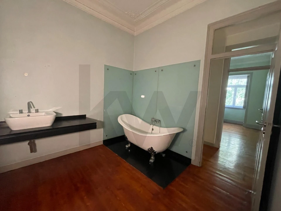 Apartamento T5 para Venda em Santo António Foto 32