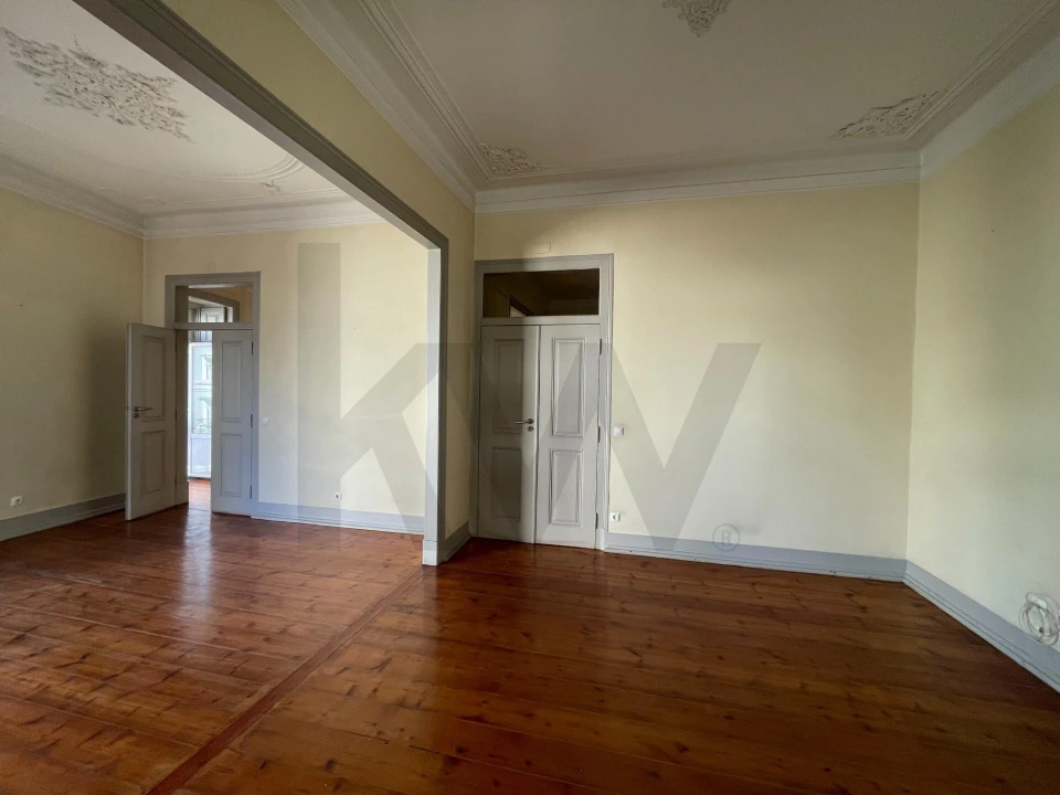 Apartamento T5 para Venda em Santo António Foto 19
