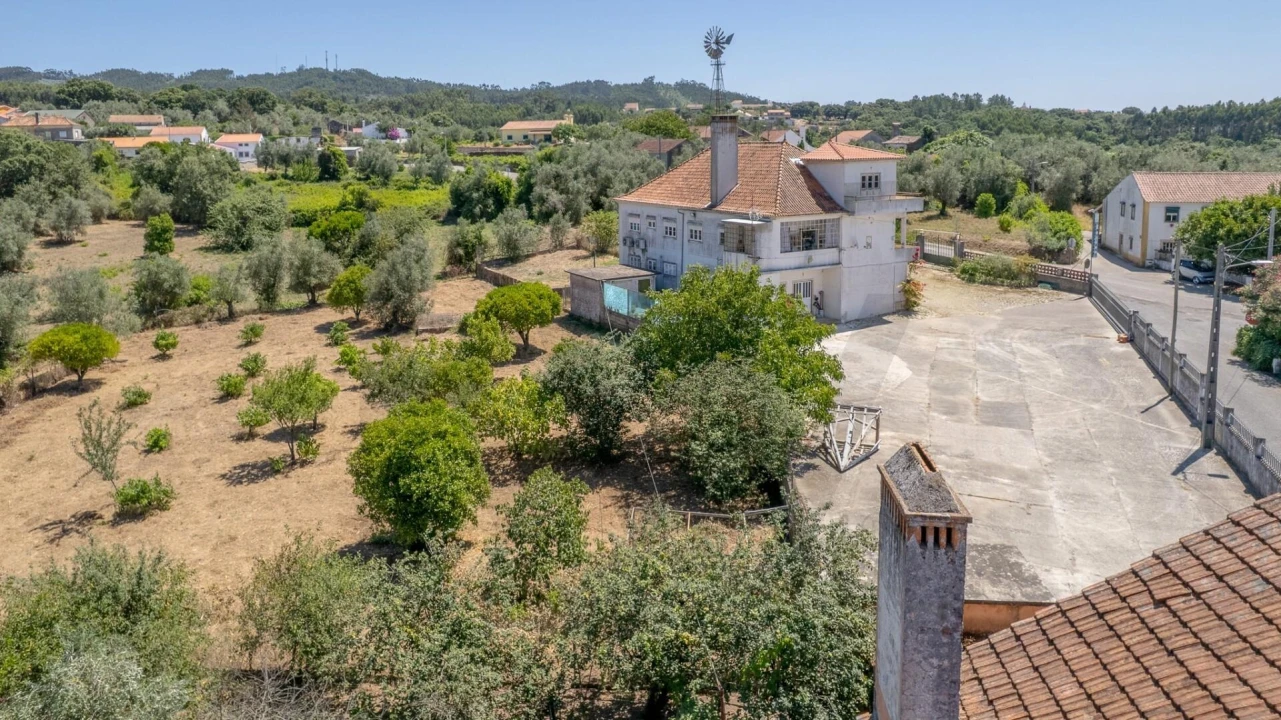 Moradia T5 para Venda em Casais e Alviobeira Foto 58