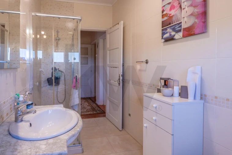 Moradia T5 para Venda em Casais e Alviobeira Foto 19