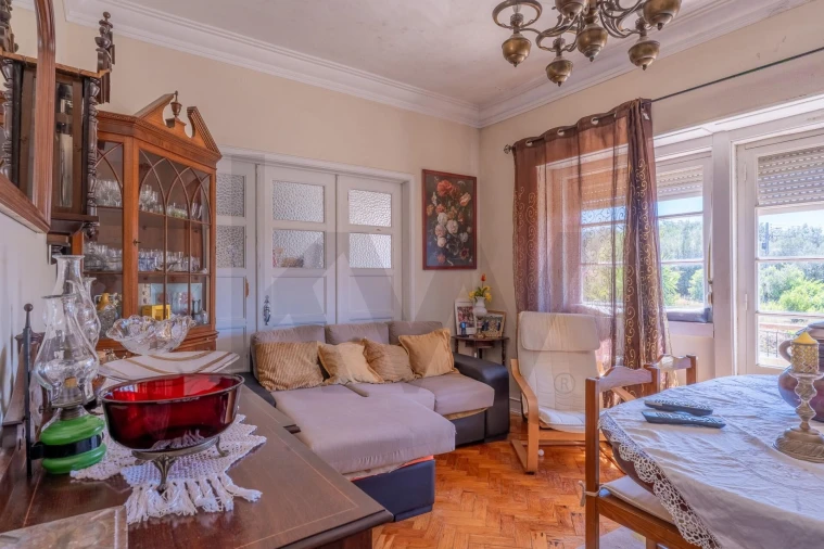 Moradia T5 para Venda em Casais e Alviobeira Foto 9