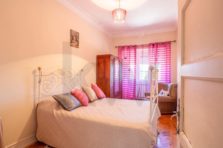 Moradia T5 para Venda em Casais e Alviobeira Foto 11