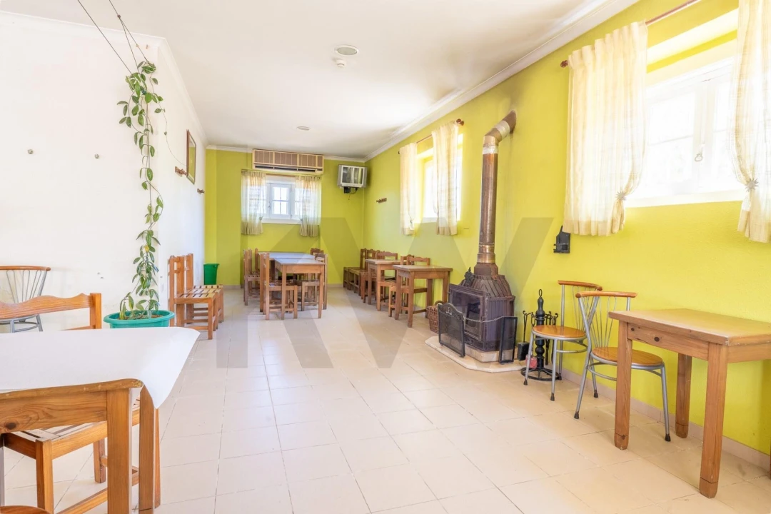 Moradia T5 para Venda em Casais e Alviobeira Foto 24