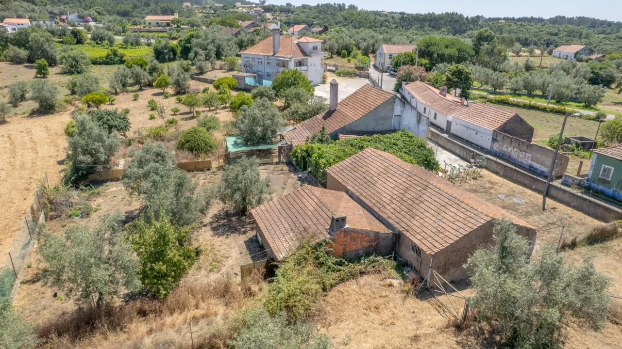 Moradia T5 para Venda em Casais e Alviobeira Foto 60