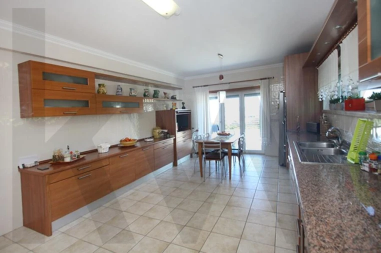 Moradia T4 para Venda em Foz do Arelho Foto 22