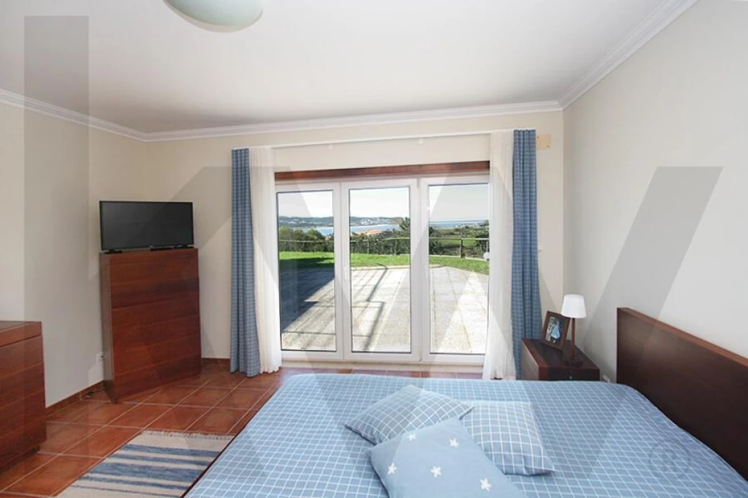 Moradia T4 para Venda em Foz do Arelho Foto 40