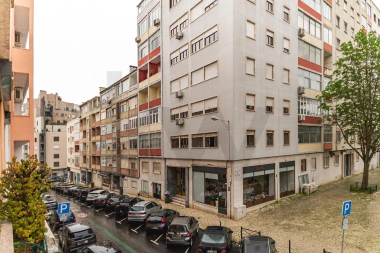 Apartamento T3 para Venda em Campo de Ourique Foto 41
