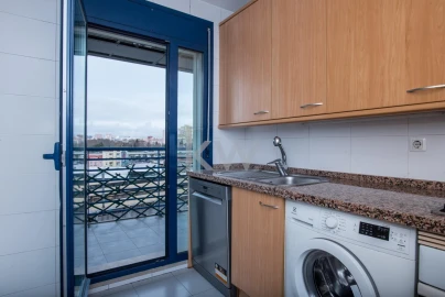 Apartamento T2 para Arrendamento em Campolide
