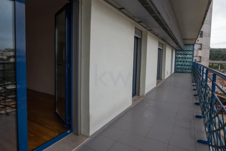 Apartamento T2 para Arrendamento em Campolide Foto 20