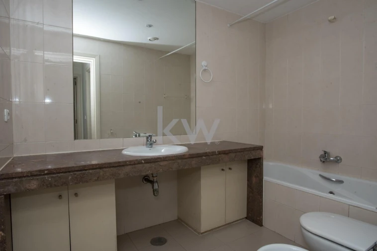 Apartamento T2 para Arrendamento em Campolide Foto 19