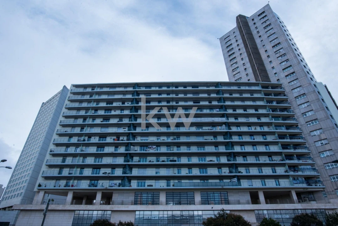 Apartamento T2 para Arrendamento em Campolide Foto 23