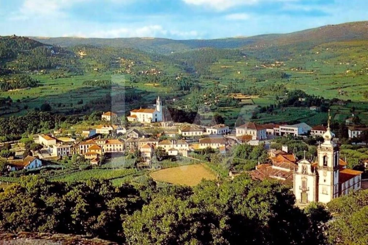 Terreno para Venda em Padornelo Foto 4